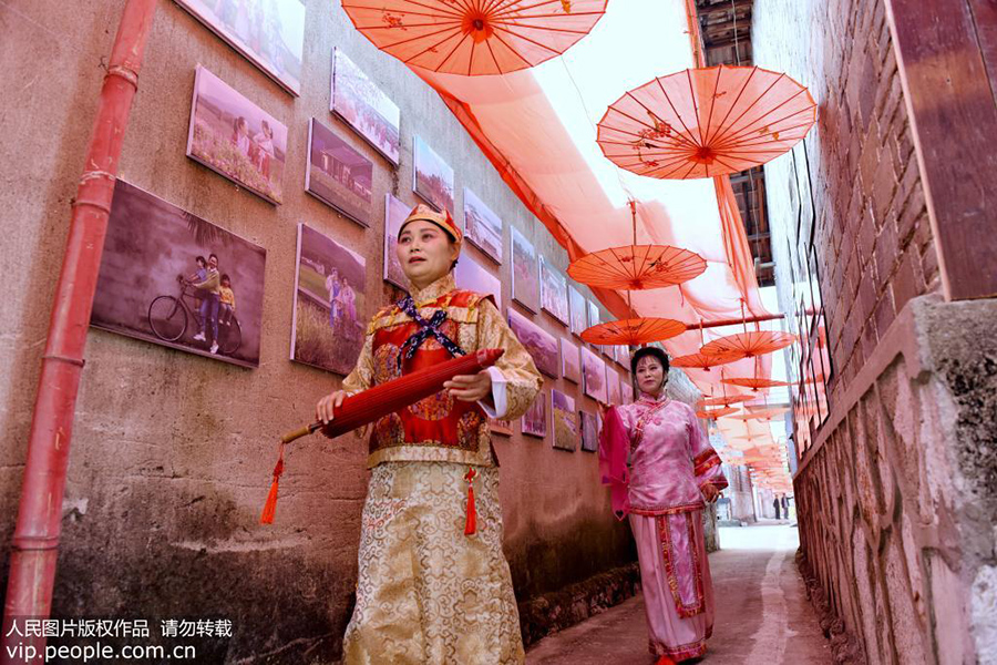 10月12日，第二届乡村里的中国·安徽宁国港口镇全国摄影大展，在港口镇西村正式启动。